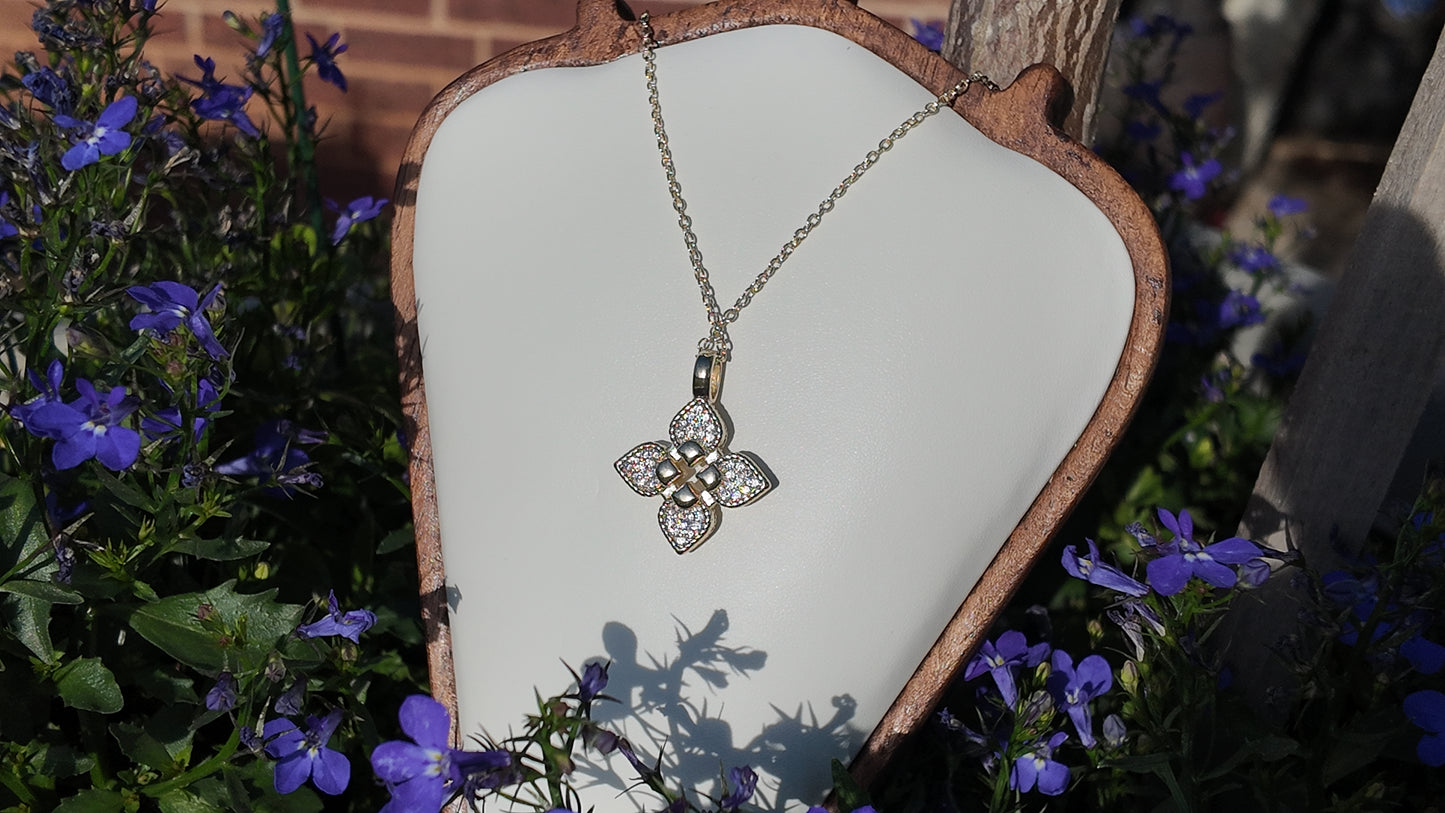 Camille Floral Pendant Necklace